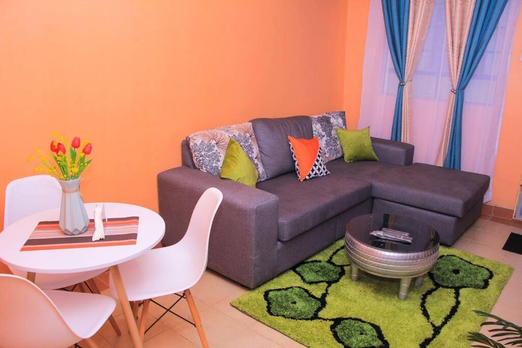 Cozy Homes 1 Bedroom House With Wi-Fi King Size Bed. Free Parking Naivasha Ngoại thất bức ảnh
