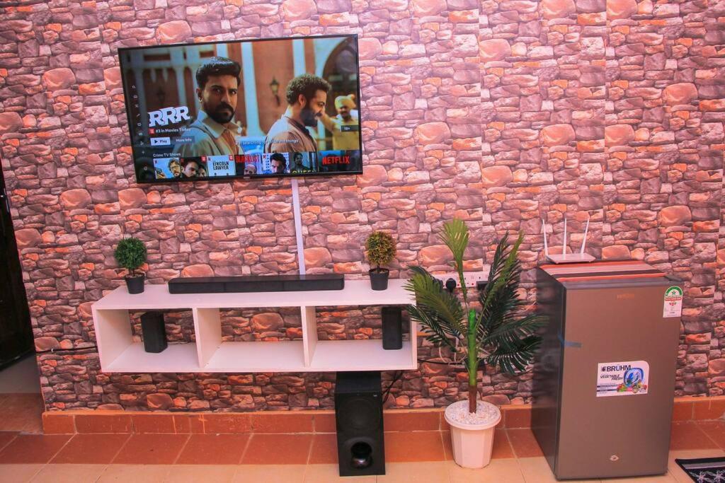 Cozy Homes 1 Bedroom House With Wi-Fi King Size Bed. Free Parking Naivasha Ngoại thất bức ảnh